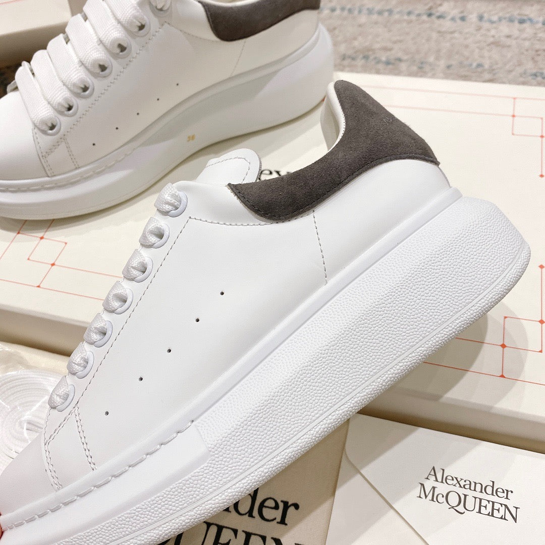 Sneakers & Shoes