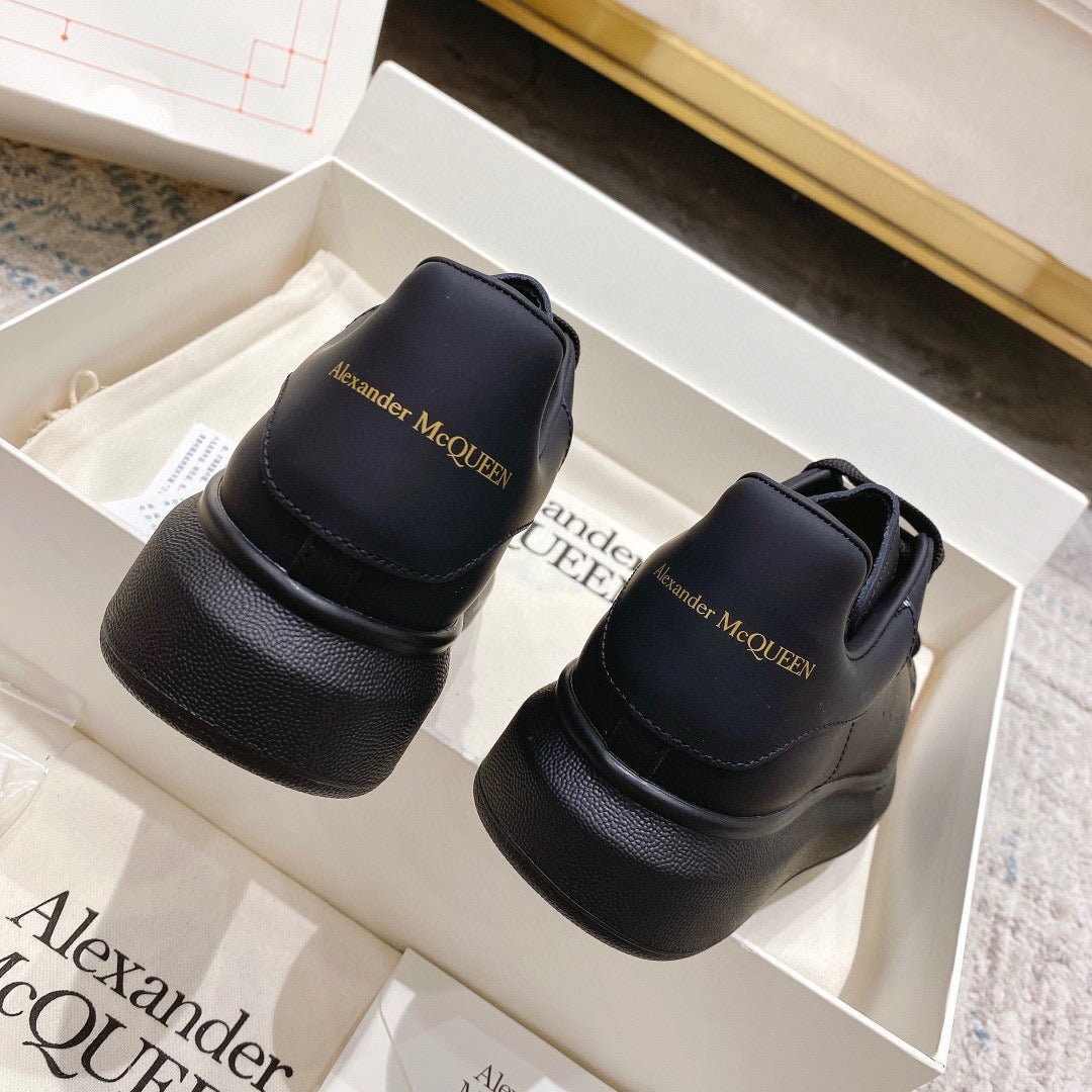 Sneakers & Shoes