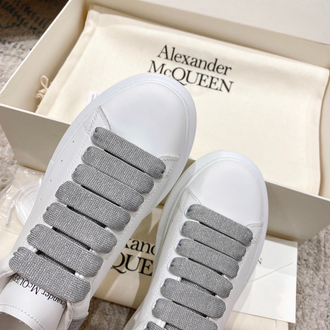 Sneakers & Shoes