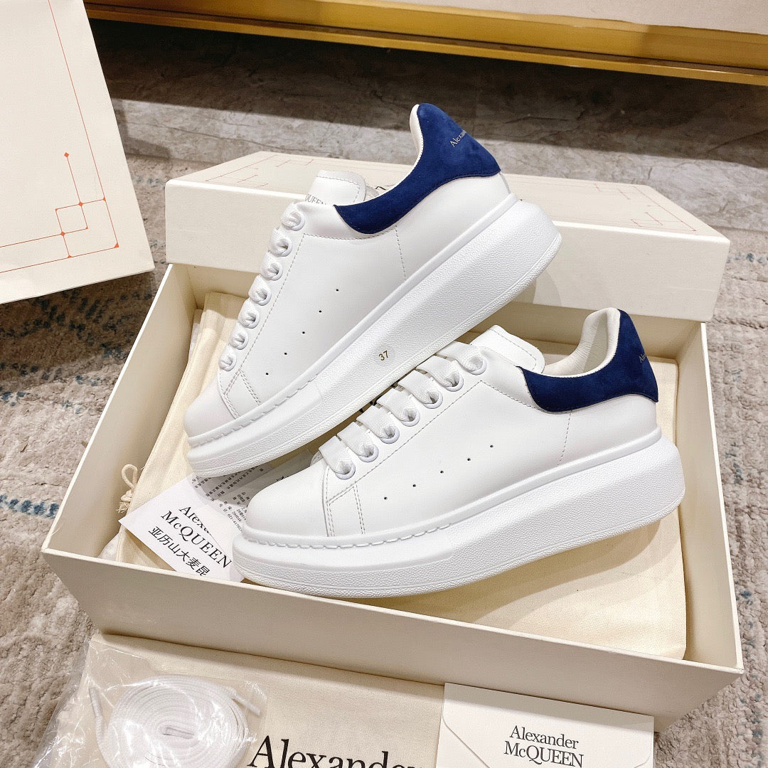 Sneakers & Shoes