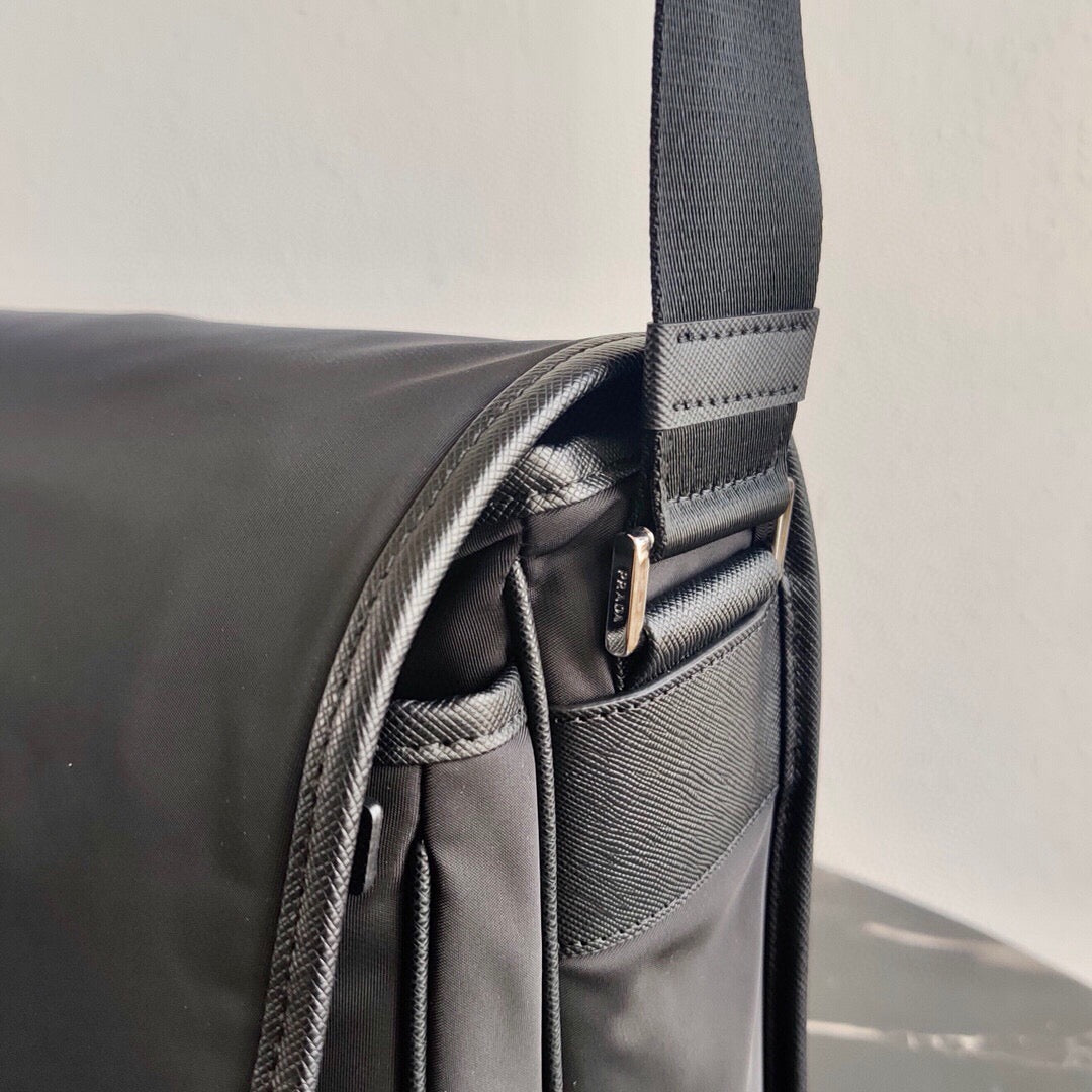 PRA Messenger Bag