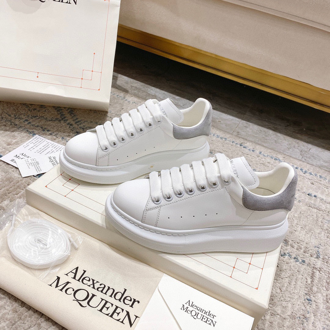 Sneakers & Shoes
