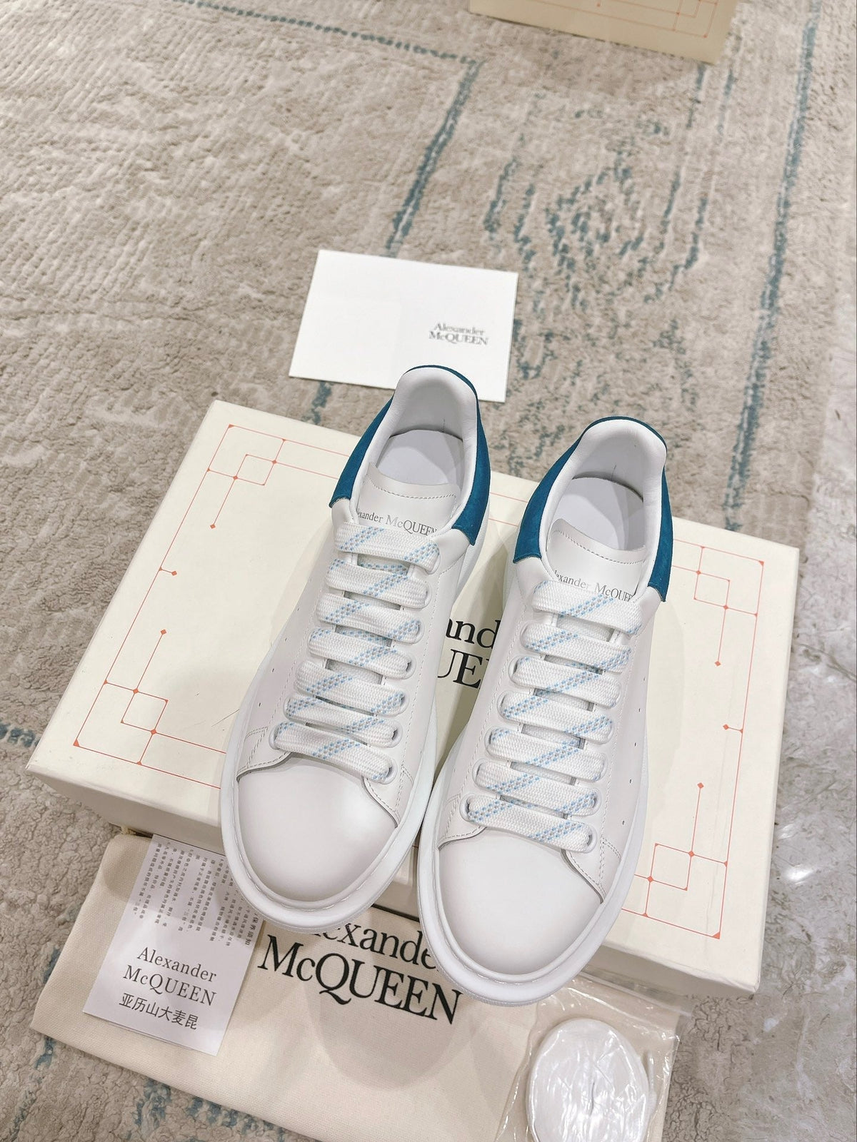 Sneakers & Shoes