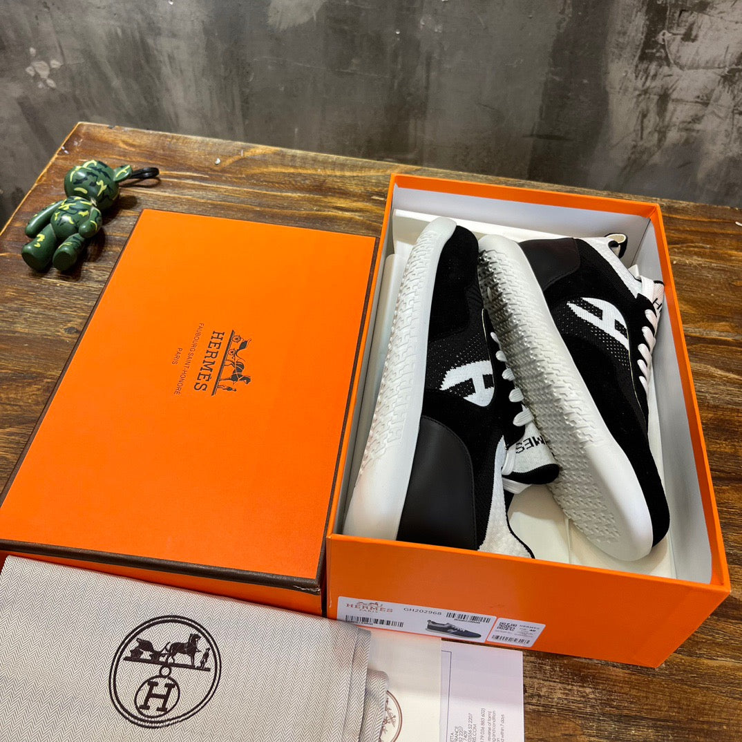 HERM Sneakers