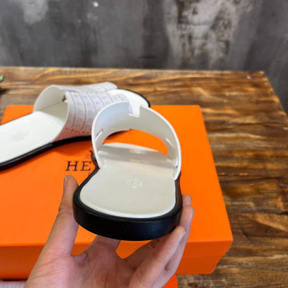 HERM Sandal
