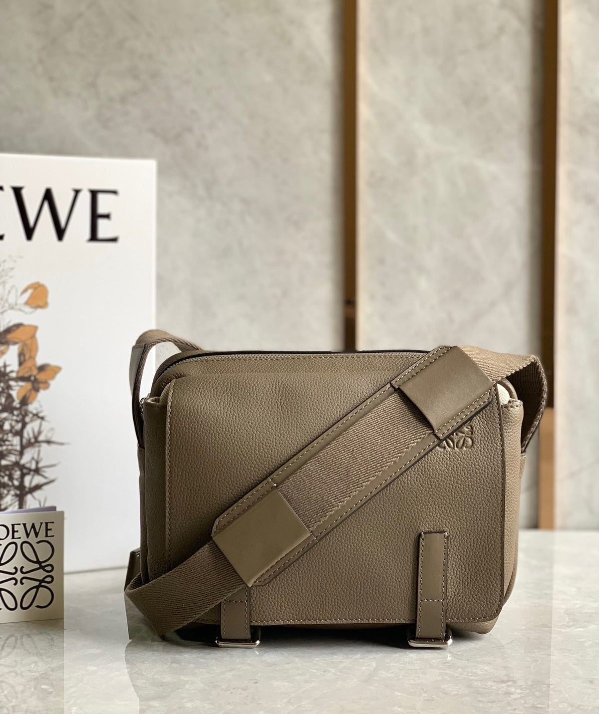 LO Messenger Bag