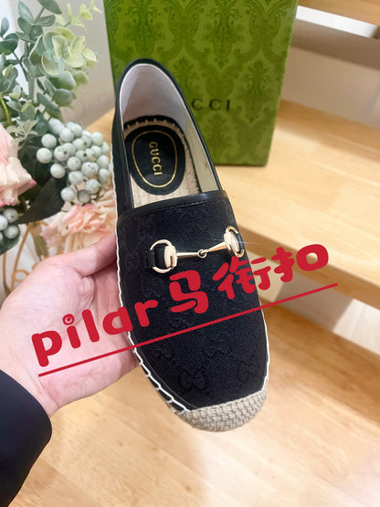 WOMEN'S ESPADRILLE WITH HORSEBIT IN BLACK CANVAS