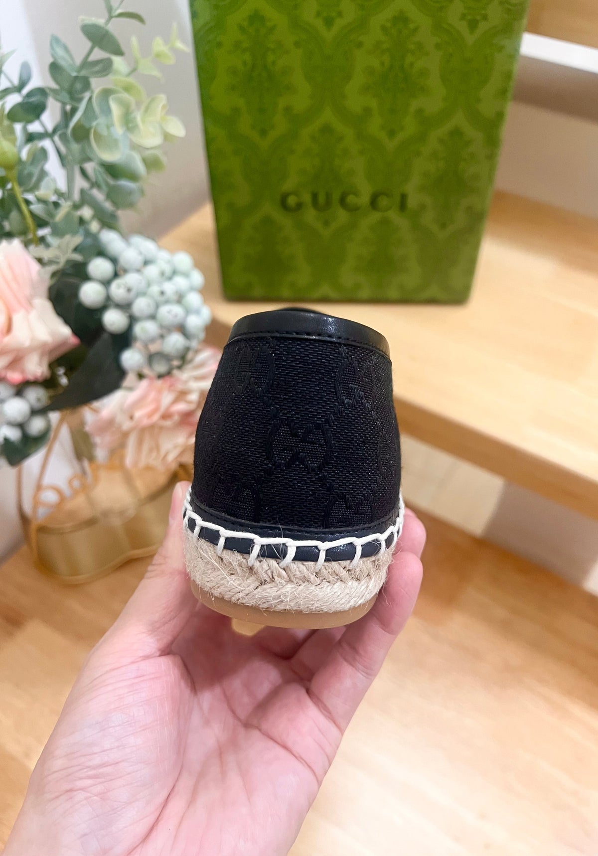 WOMEN'S ESPADRILLE WITH HORSEBIT IN BLACK CANVAS