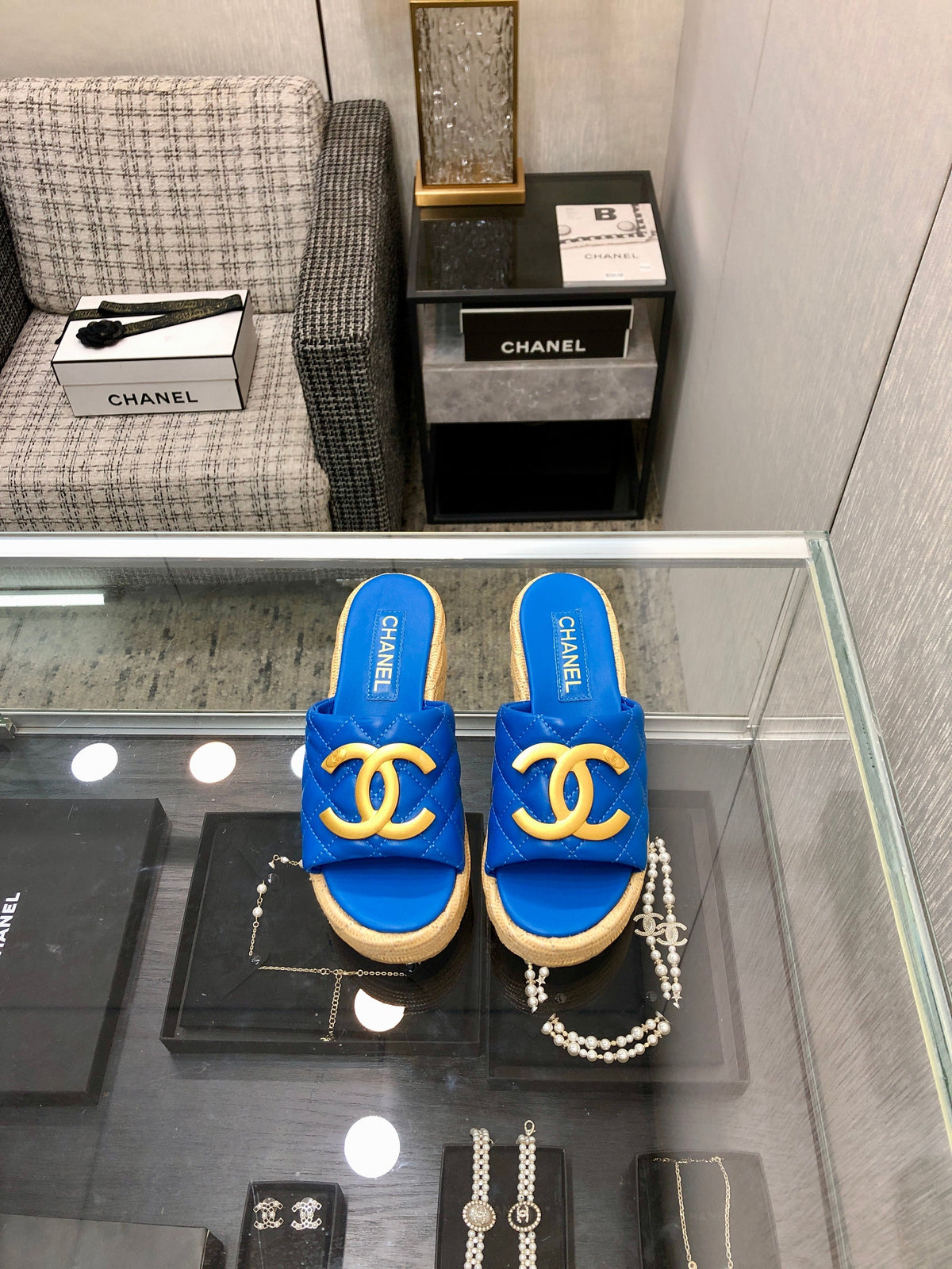 THICK SOLE WEDGE SLIPPERS IN COBALT BLUE LAMBSKIN AND BEIGE RUBBER