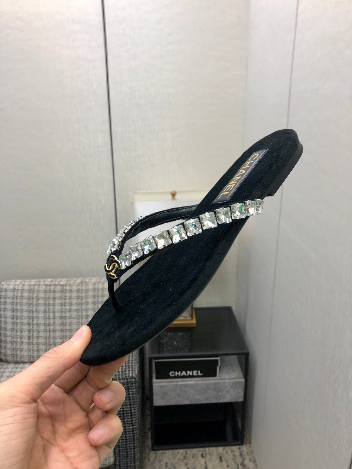 THONG SLIDE IN BLACK SUEDE WITH WHITE CRYSTALS
