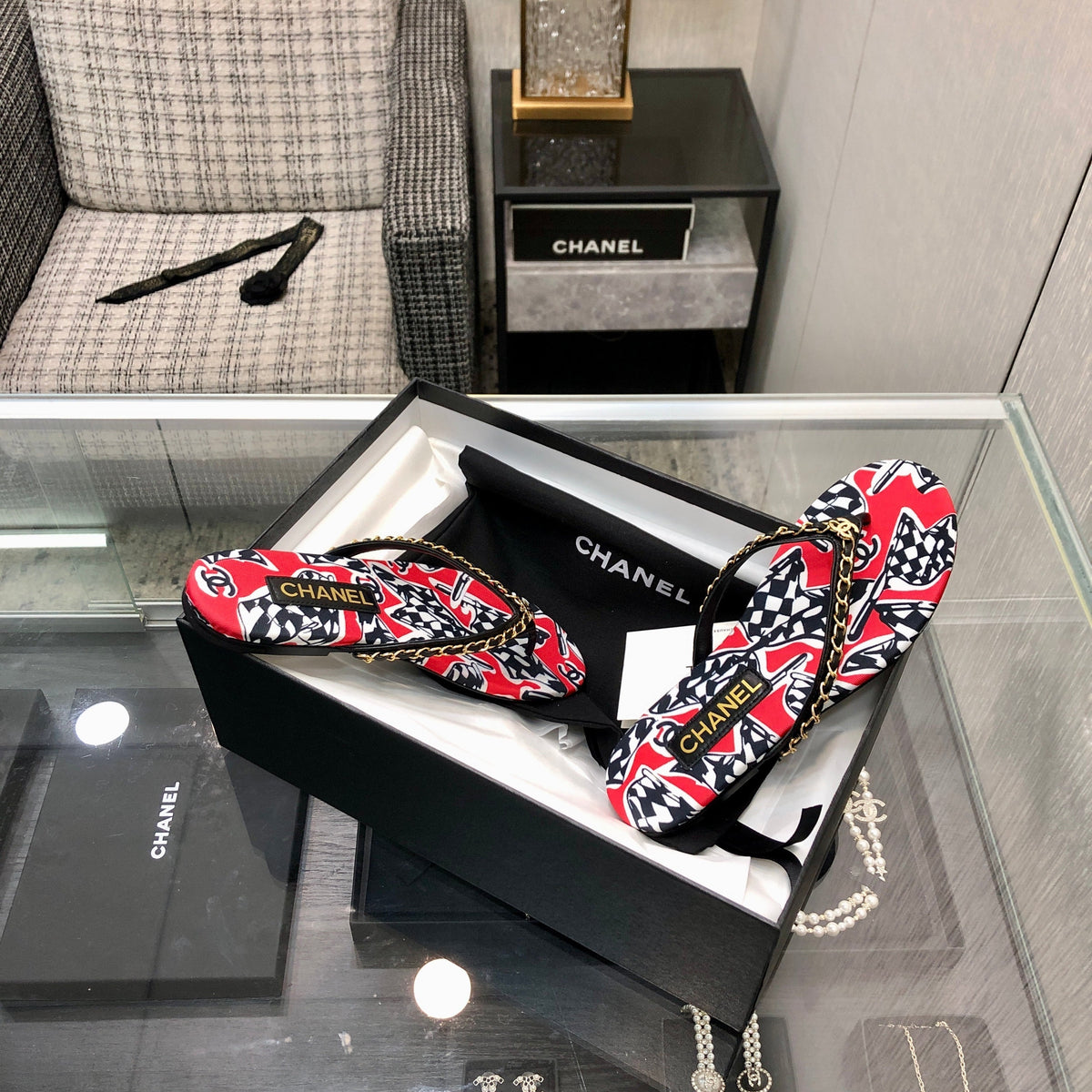 THONG SLIDE IN CHERRY RED MIX COLORFUL FLORAL FABRIC
