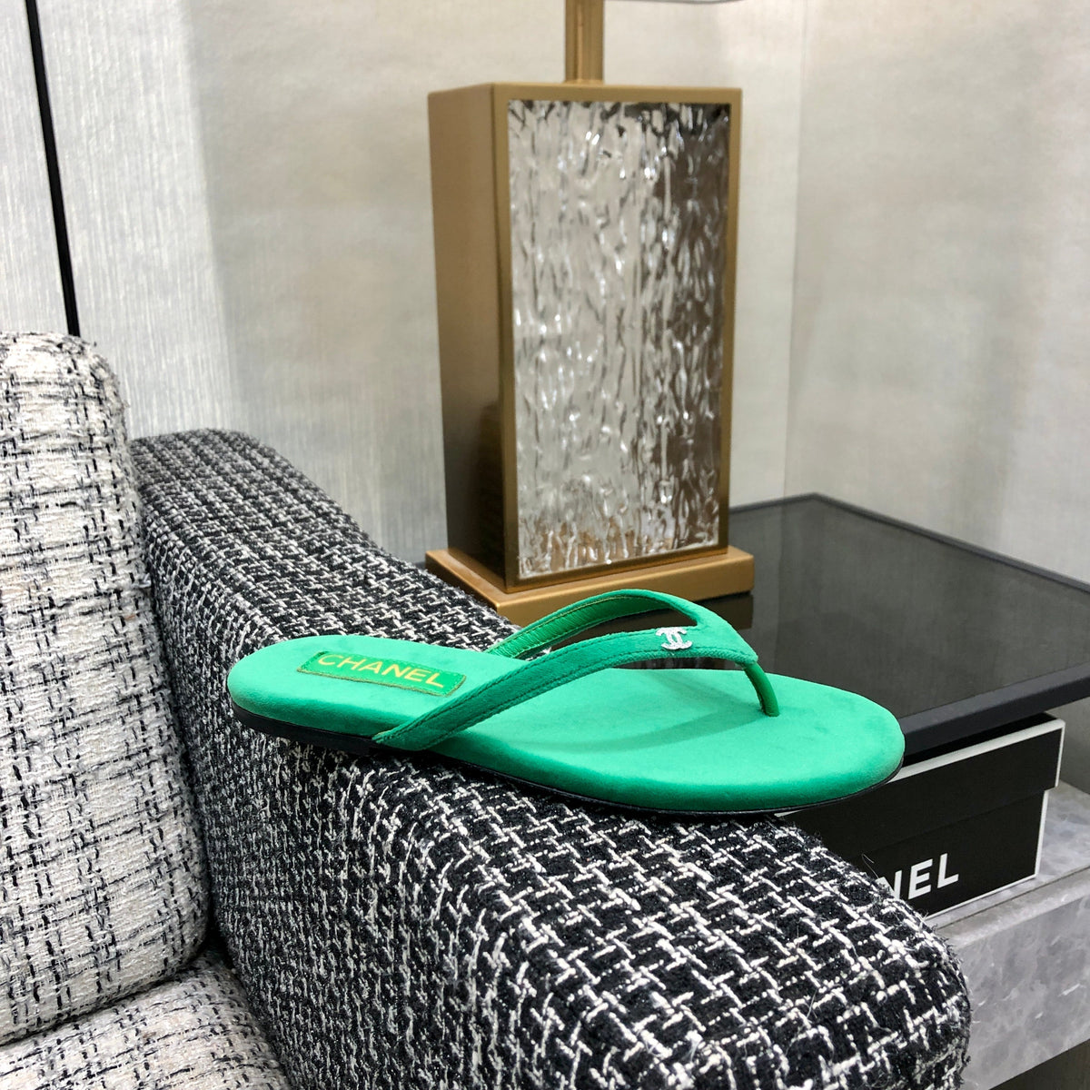 THONG SLIDE IN EMERALD GREEN SUEDE