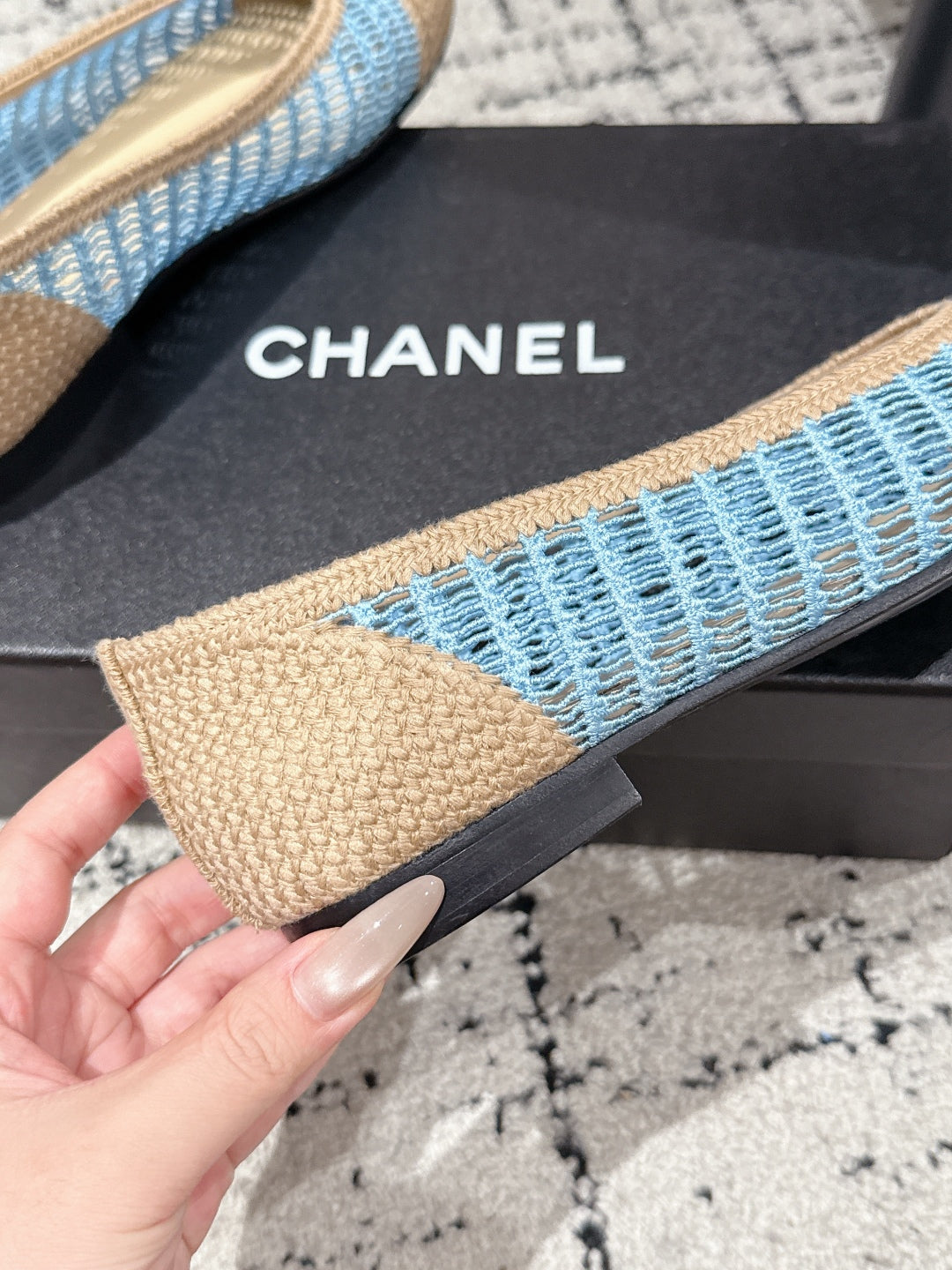 BALLET FLAT 25S IN BLUE AND BEIGE RAFFIA