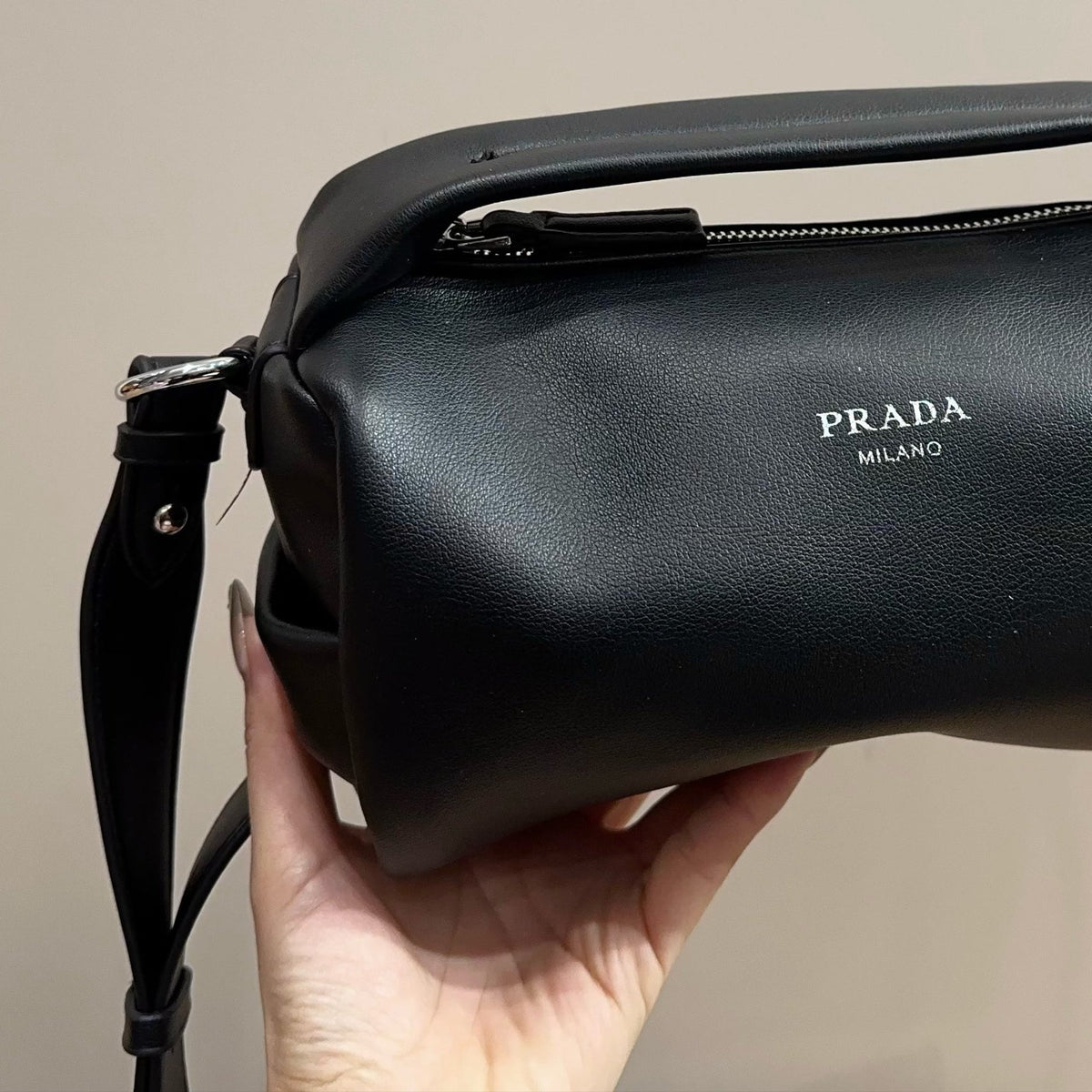 NOLITA CYLINDER BAG 22 IN BLACK SHINY LAMBSKIN