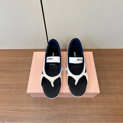 THONG SANDALS IN WHITE SUEDE MIX NAVY TECH FABRIC