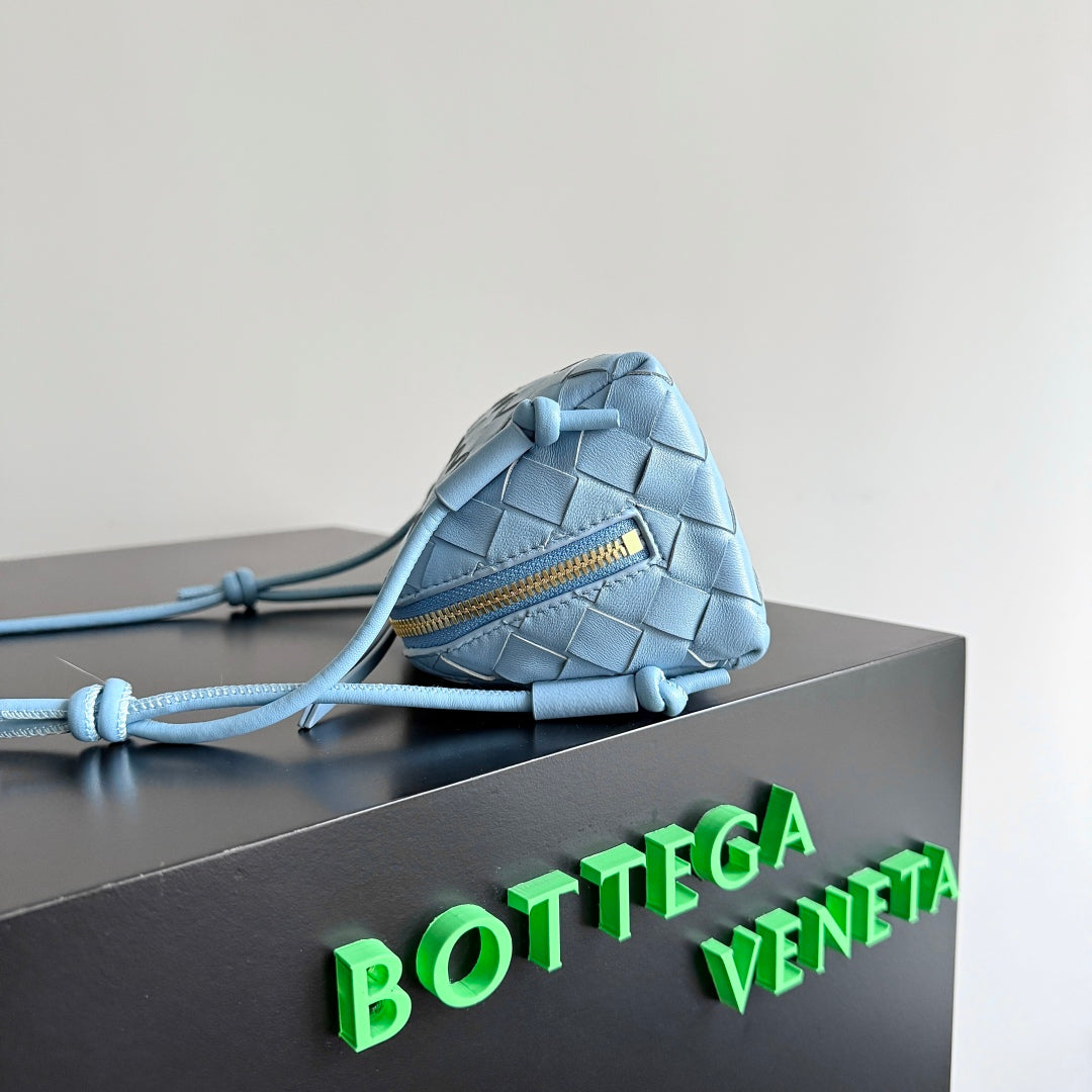 CONCERT POUCH 18.5 IN LIGHT BLUE LAMBSKIN