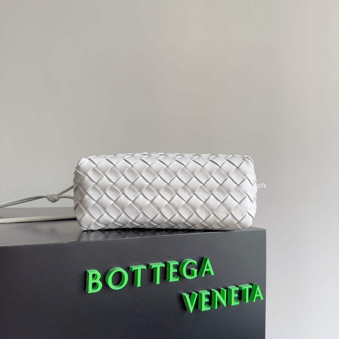 MINI LOOP CAMERA BAG 22 IN WHITE CALFSKIN