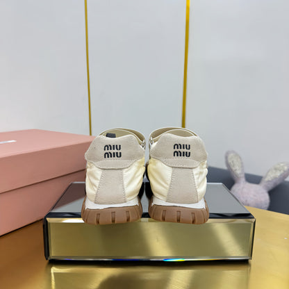 BALLERINAS SHOES IN OFF WHITE TYRE TECHNICAL FABRIC AND GREY SUEDE