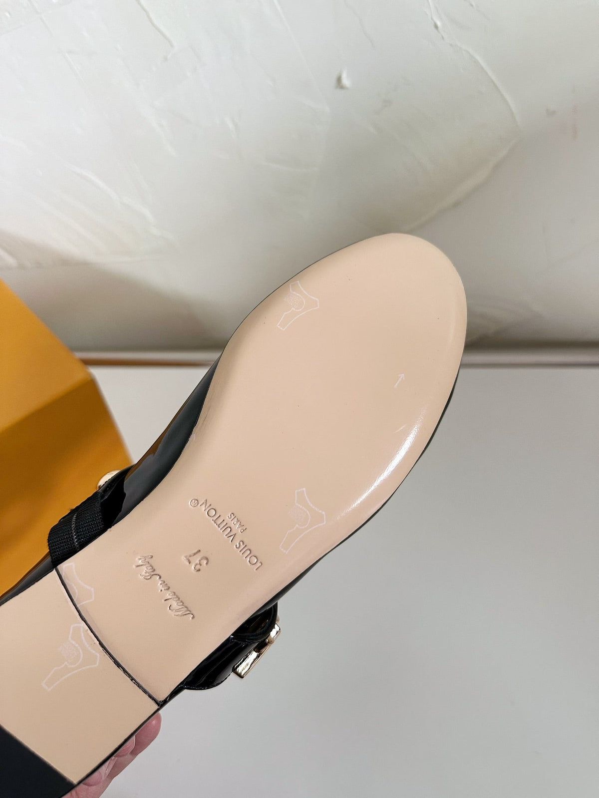 ROMY FLAT BALLERINA IN BLACK PATENT CALFSKIN