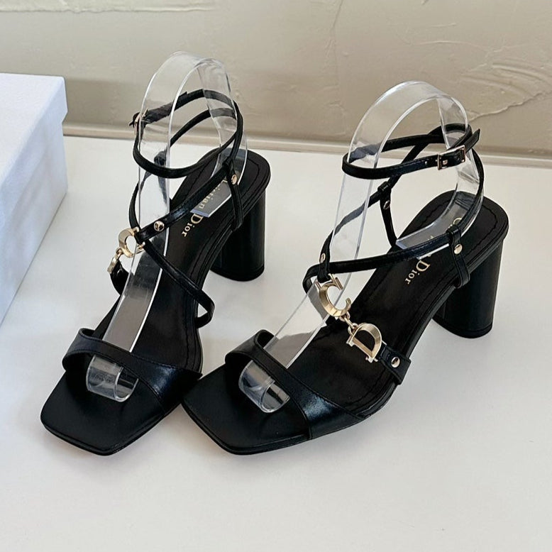 MEDIUM SQUARE HEEL SANDAL IN BLACK LAMBSKIN