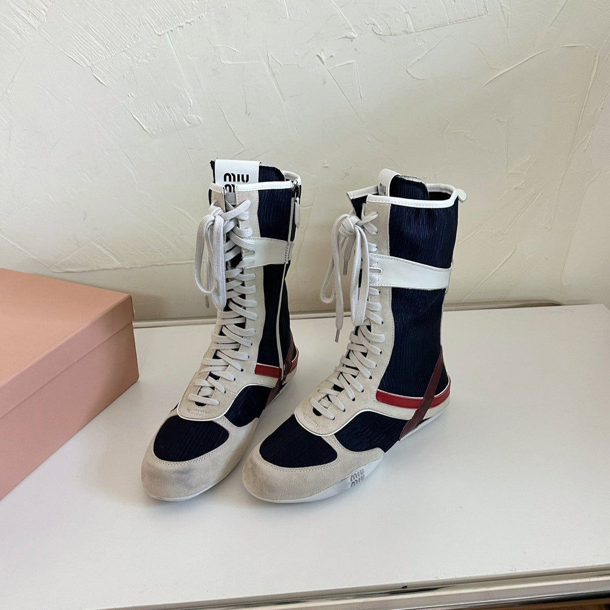 LACE-UP KNEE BOOTS IN BEIGE SUEDE AND NAVY MESH
