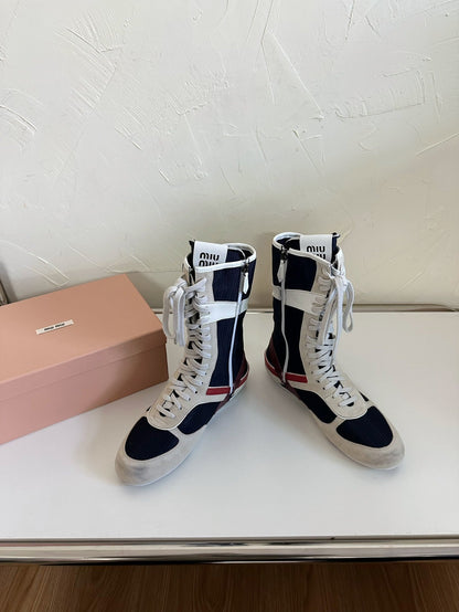 LACE-UP KNEE BOOTS IN BEIGE SUEDE AND NAVY MESH