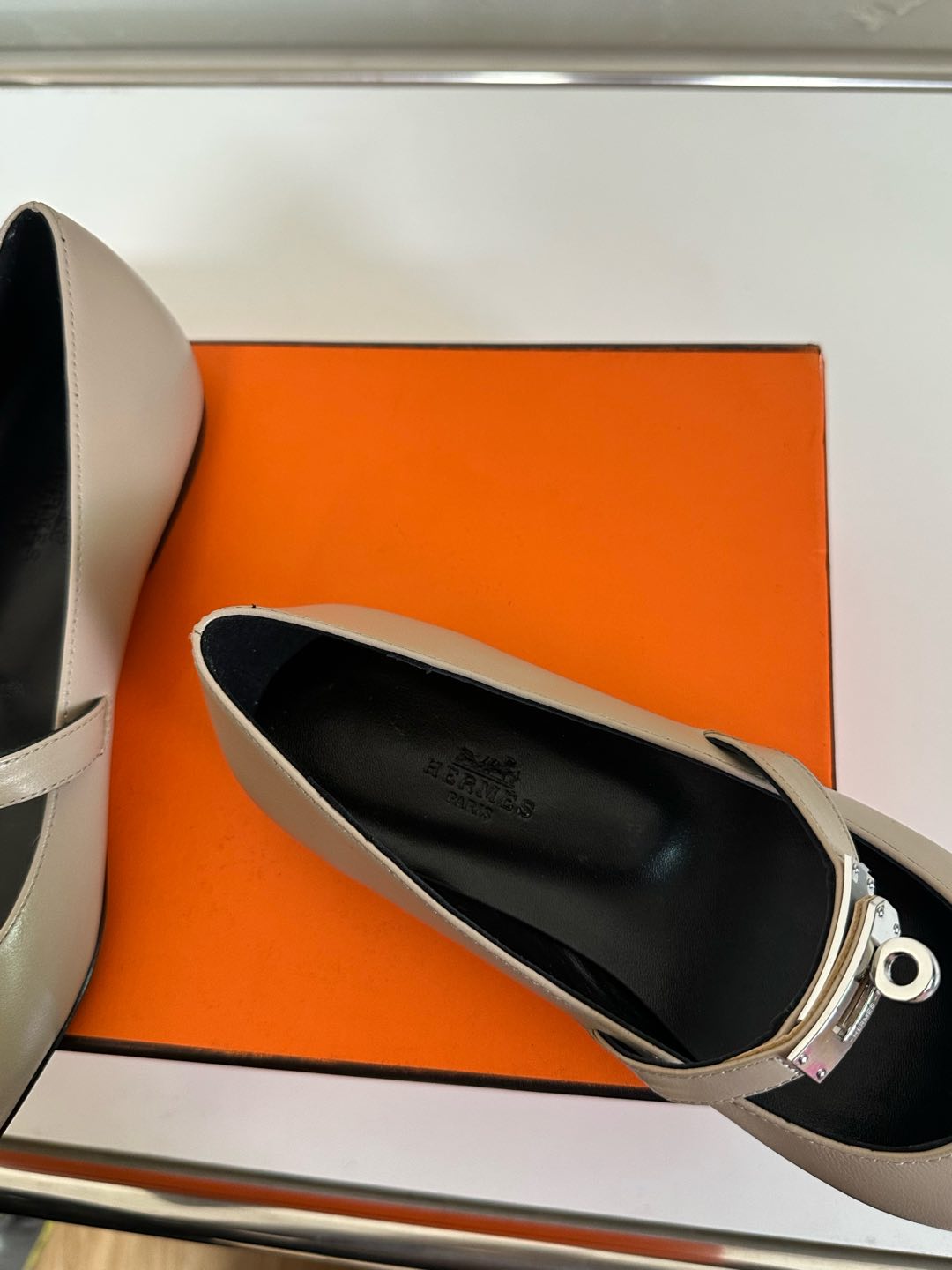 KIARA FLAT PUMP IN KHAKI BROWN CALFSKIN