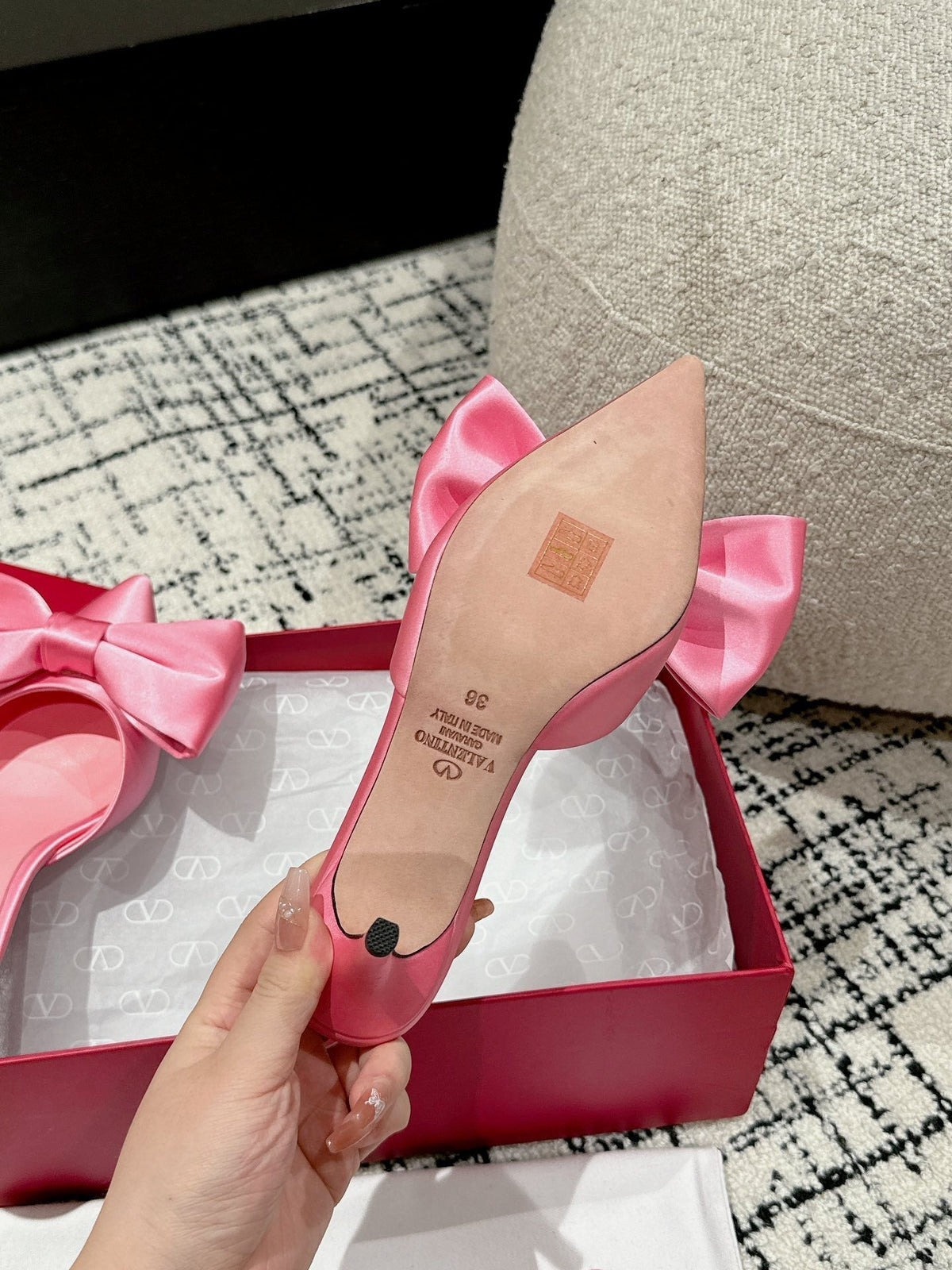 HIGH MULE IN ROUGH PINK SILK