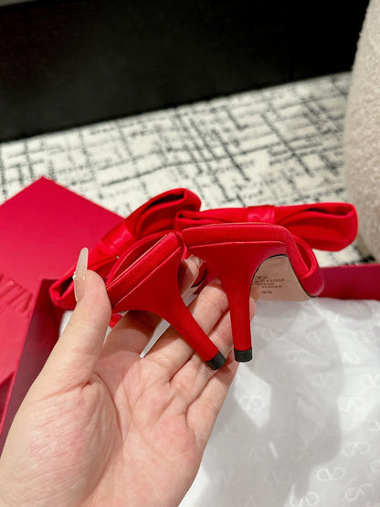 HIGH MULE IN CHERRY RED SILK