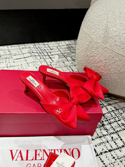HIGH MULE IN CHERRY RED SILK
