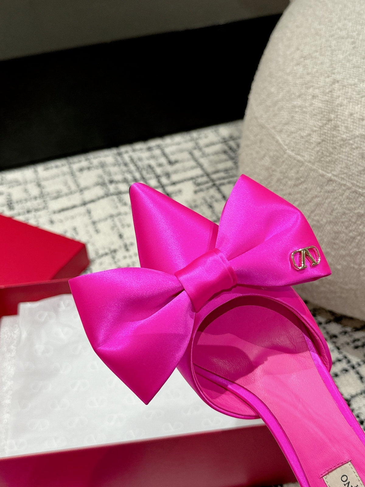 HIGH MULE IN BRIGHT PINK SILK