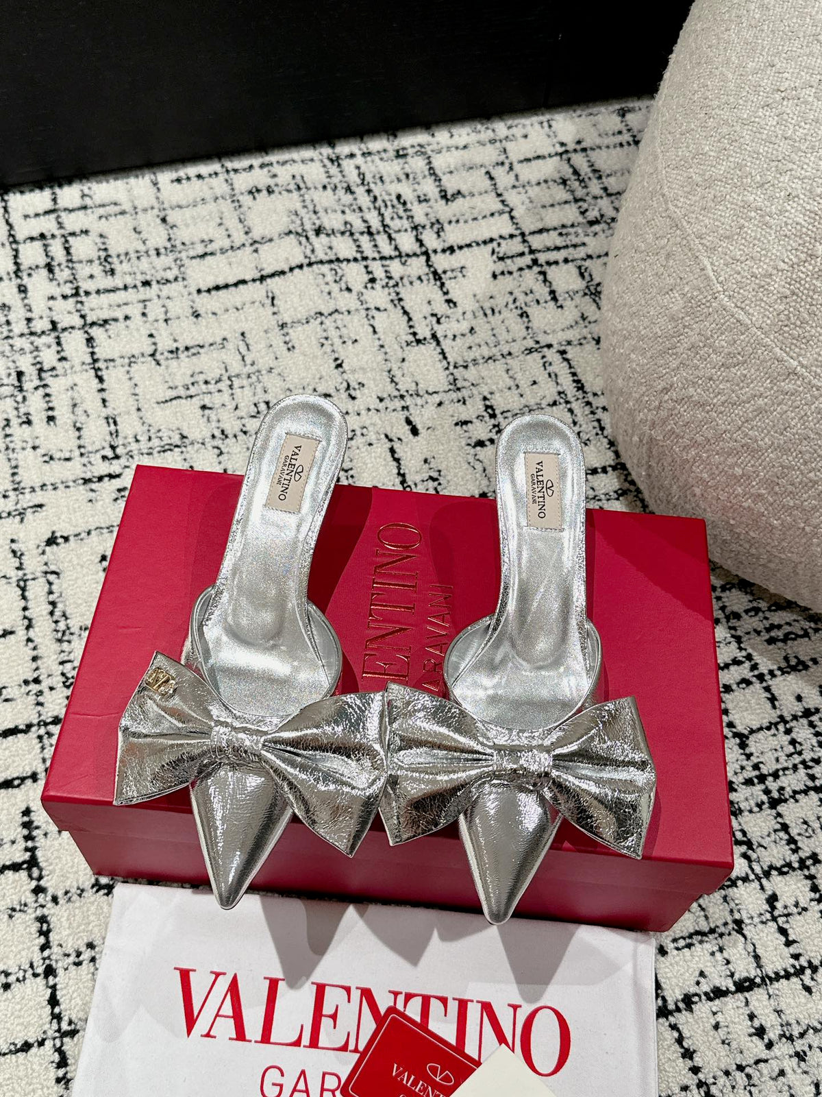 HIGH MULE IN SILVER LAMBSKIN
