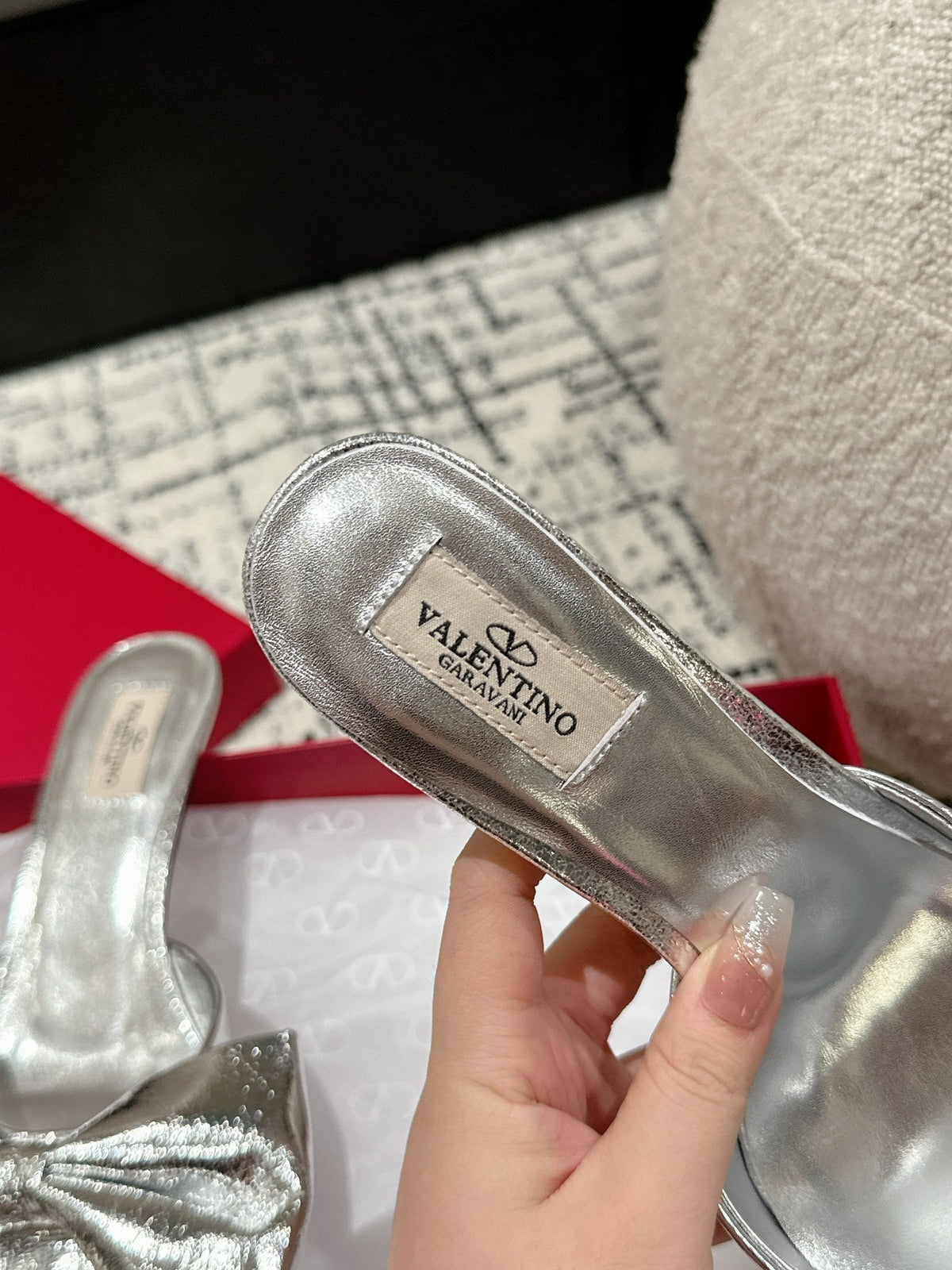 HIGH MULE IN SILVER LAMBSKIN