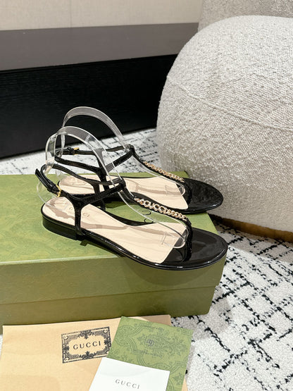 THONG SANDAL IN BLACK CALFSKIN WITH GOLD HARDWARE