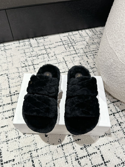 DAD SANDAL MULE IN BLACK SHEARLING