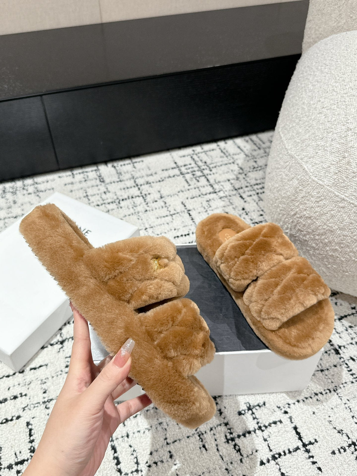 DAD SANDAL MULE IN CAMEL BROWN SHEARLING