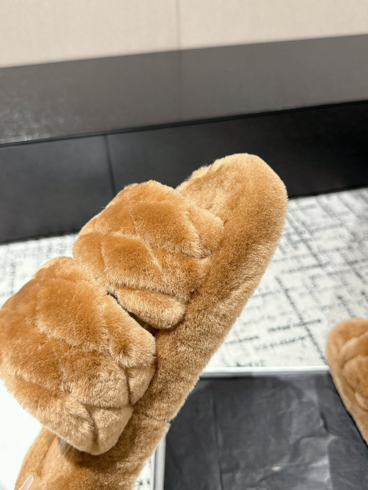 DAD SANDAL MULE IN CAMEL BROWN SHEARLING