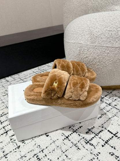 DAD SANDAL MULE IN CAMEL BROWN SHEARLING
