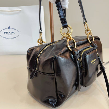 DANGLE TOP HANDLE BAG 30 IN BLACK PATENT CALFSKIN