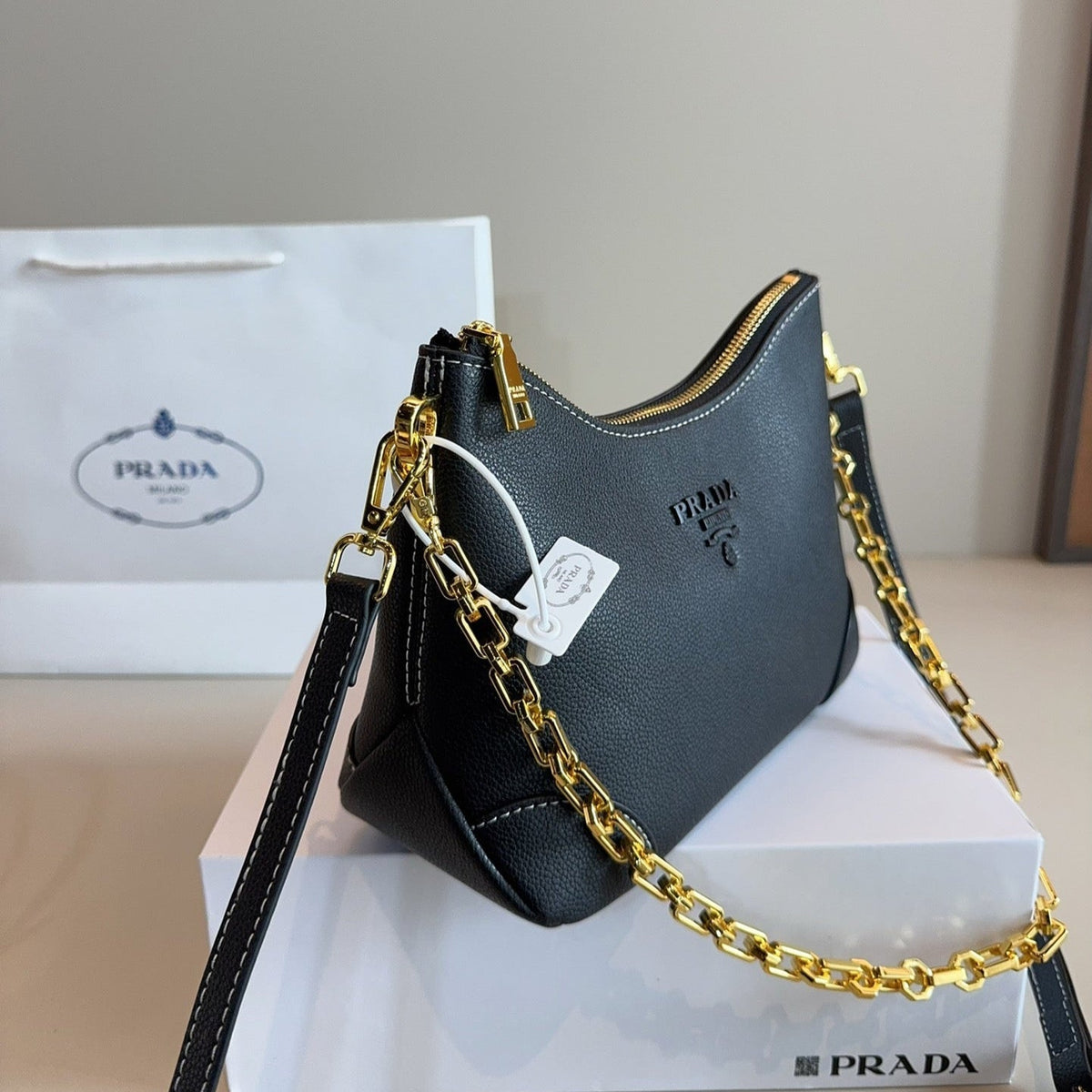 HOBO BAG 25 IN BLACK SHINY SAFFIANO LEATHER GOLD HARDWARE