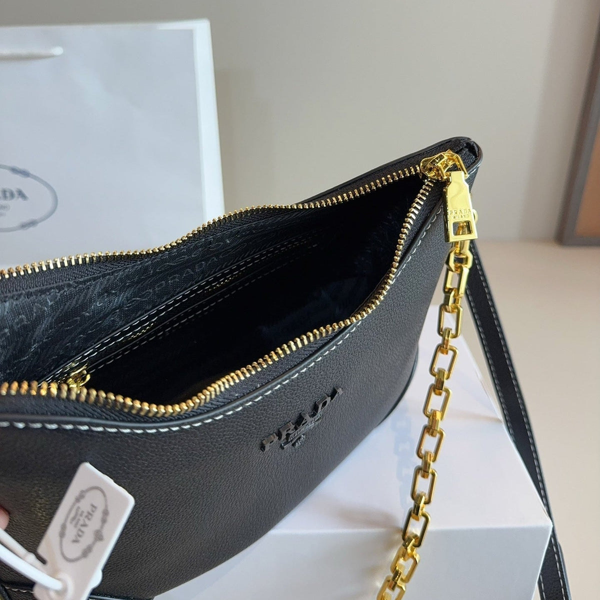 HOBO BAG 25 IN BLACK SHINY SAFFIANO LEATHER GOLD HARDWARE