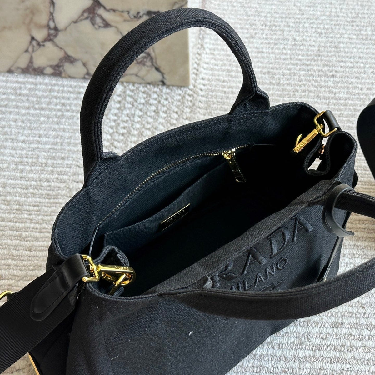 EMBROIDED LOGO LARGE HANDBAG 30 IN BLACK LINEN BLEND