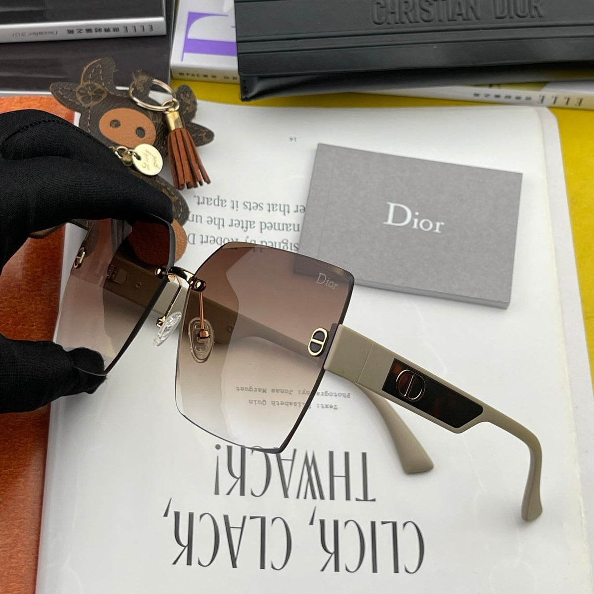 MONTAIGNE SQUARE SUNGLASS CD7159 IN ACETATE