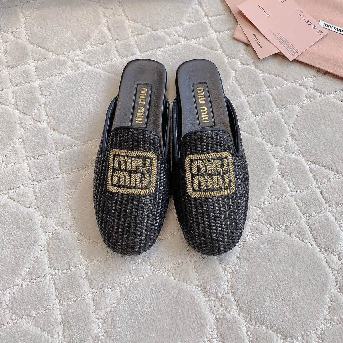 MULES SLIPPERS BLACK STRAW WOVEN
