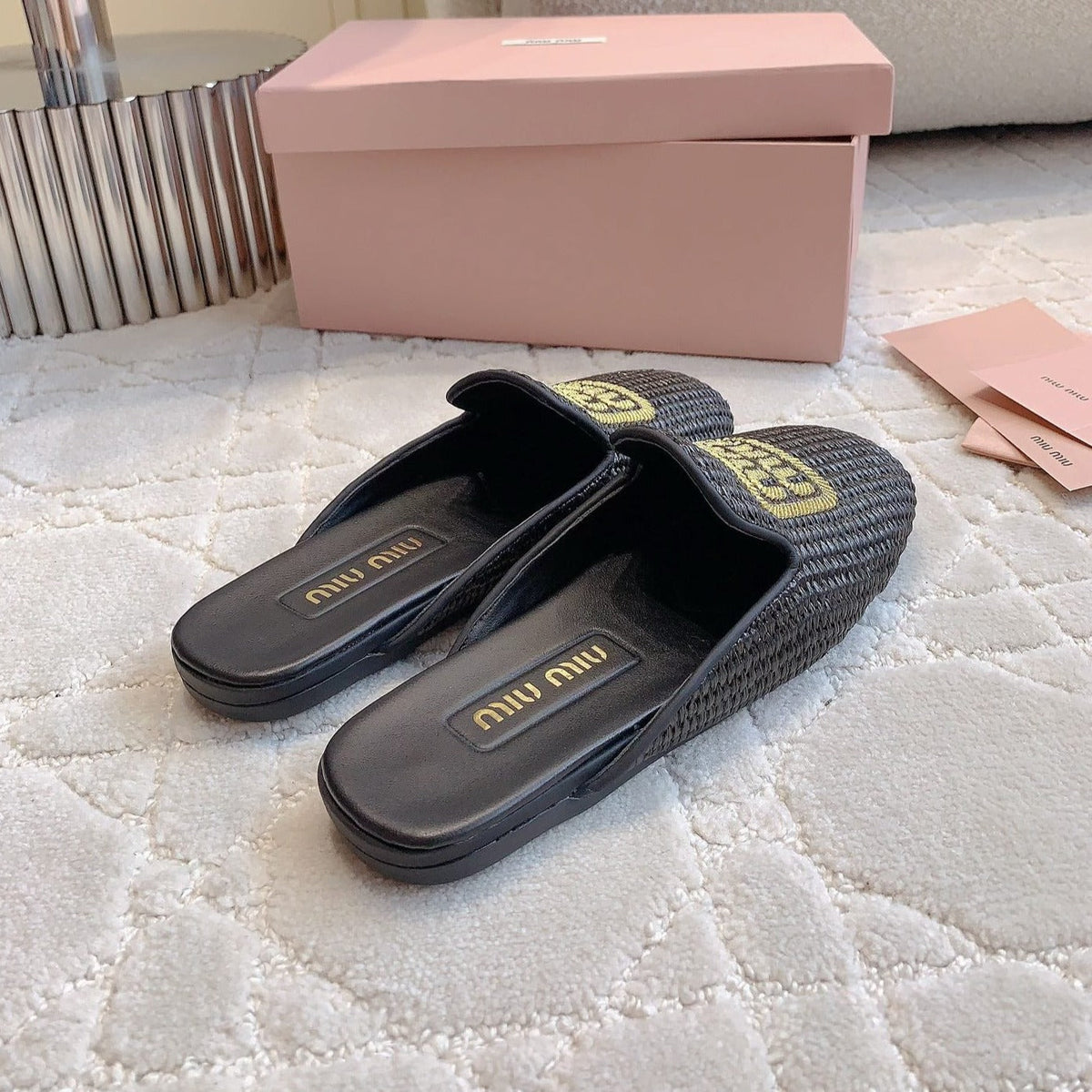 MULES SLIPPERS BLACK STRAW WOVEN