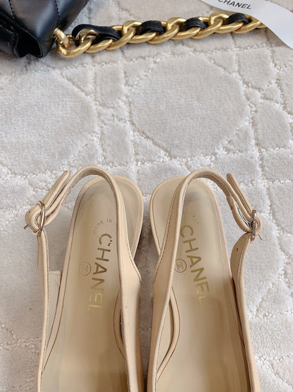 SLINGBACKS IN BEIGE CREAM MIX BLACK SHEEPSKIN