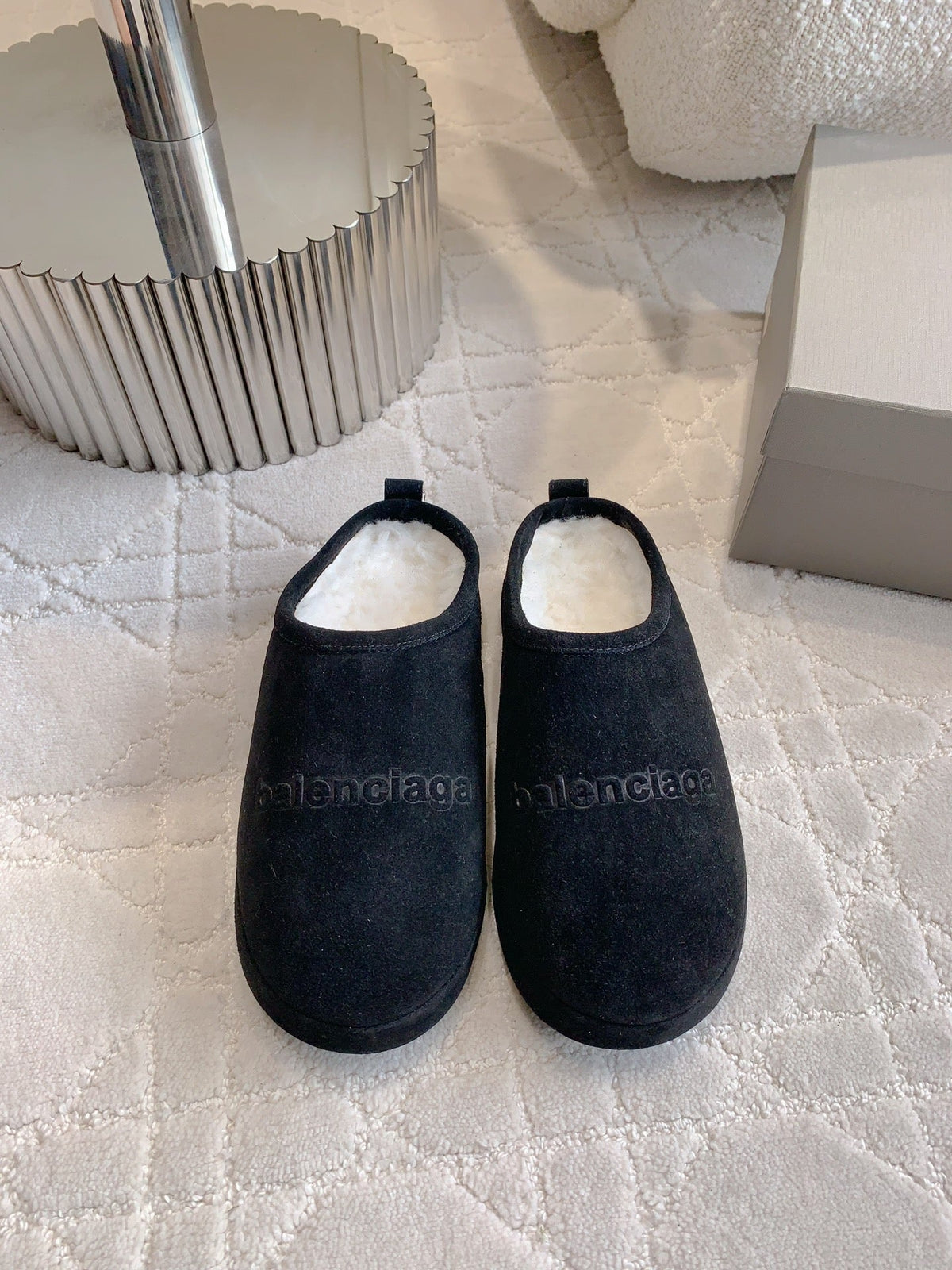 ALASKA SLIPPER IN BLACK SUEDE