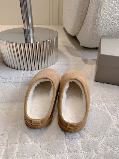 ALASKA SLIPPER IN CAMEL BROWN SUEDE