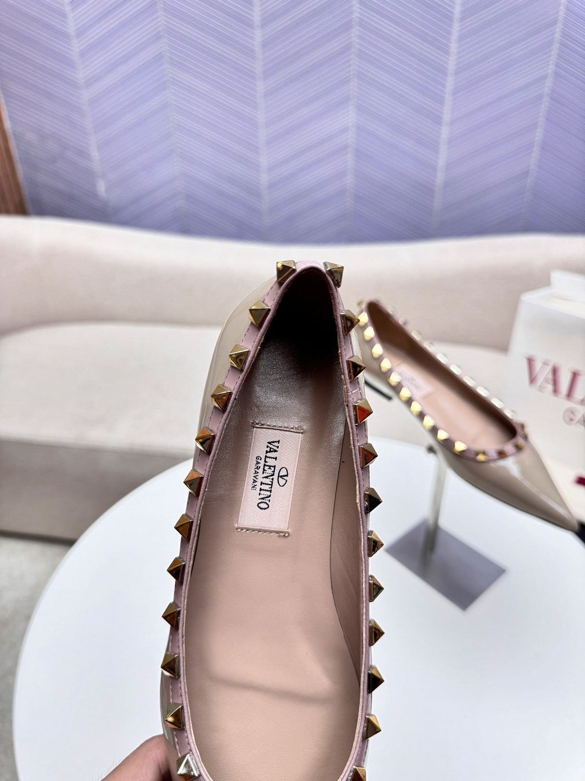 ROCKSTUD FLAT PUMP IN SAND BROWN CALFSKIN