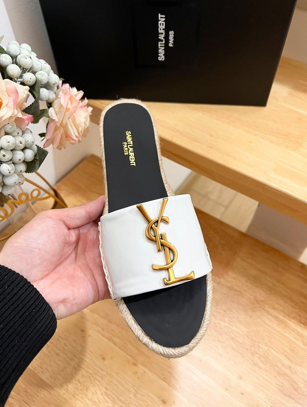 SL YVES LOGO SLIPPER BLACK AND WHITE CALFSKIN